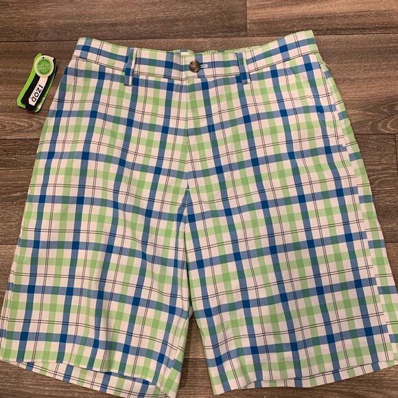 Izod Men’s Golf Shorts.  Size: 30.  NWT.  SPF 50.  Classic. - Picture 1 of 4